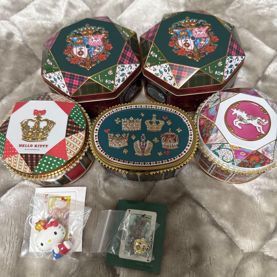 青山デカーボ クリスマス缶 ユニコーン缶 ハローキティ ネコのトランプ缶