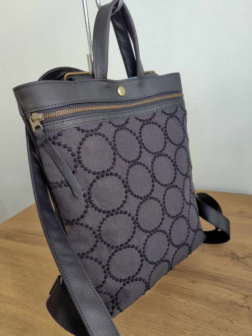 ミナペルホネン/tambourineタンバリンチャコール/A４サイズリュック