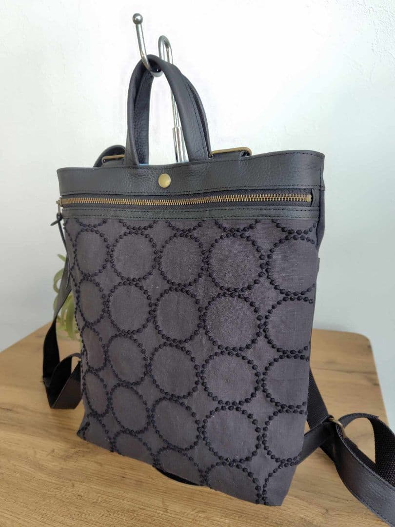 ミナペルホネン/tambourineタンバリンチャコール/A４サイズリュック