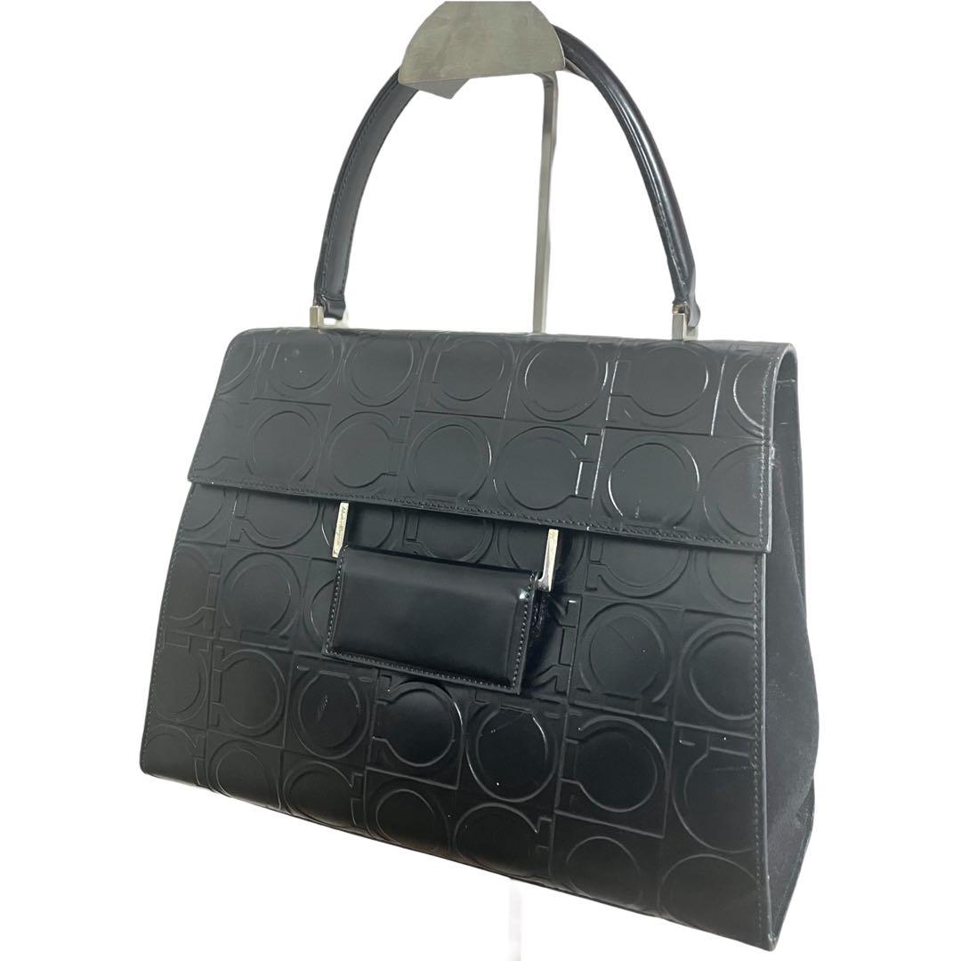 ふー✨ Salvatore Ferragamo ブラックハンドバッグ