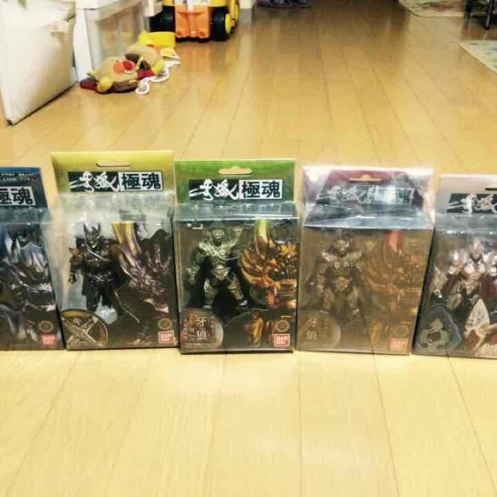 牙狼極魂10種  装着変身超合金