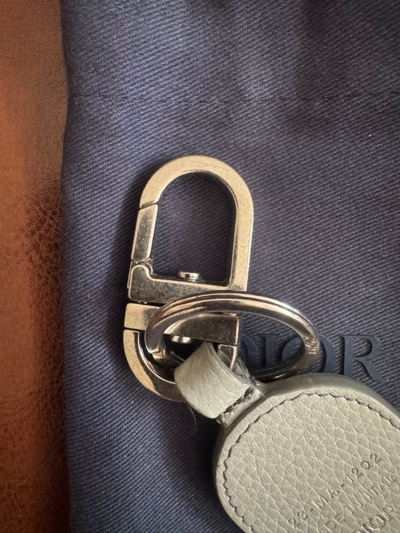 Dior グレー レザー キーホルダー