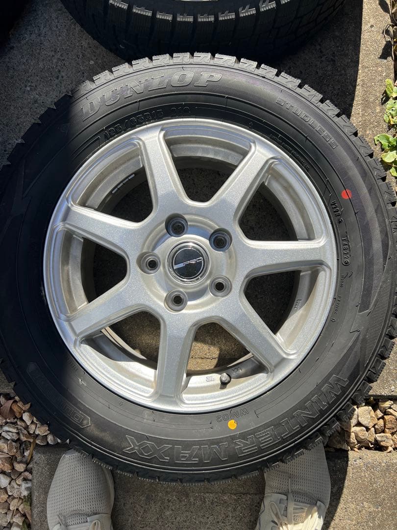 セレナC27 スタッドレスタイヤ