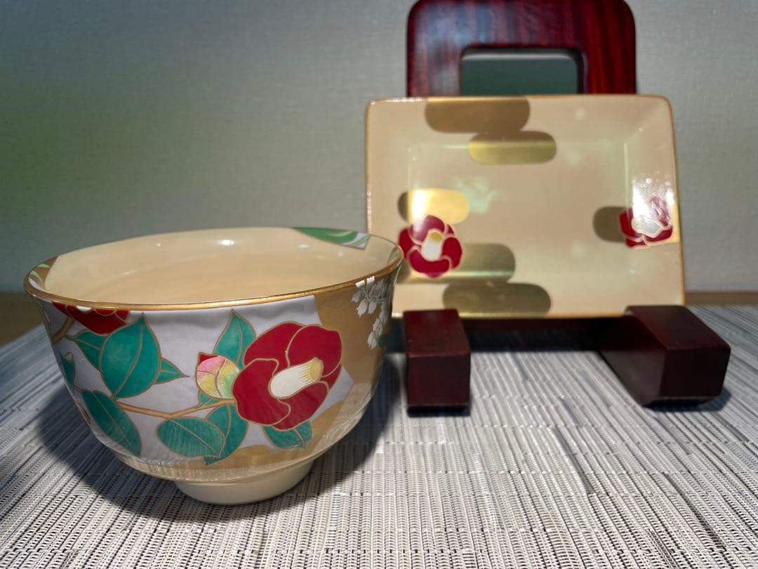 128桑野むつ子 京都御所の花十二ヶ月【3月椿・馬酔木】抹茶椀＆和陶皿 しおり付