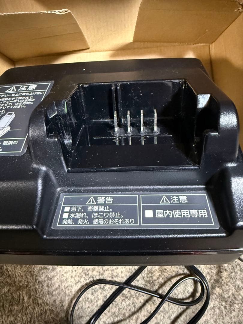 Panasonic 電動自転車バッテリー充電器 NKJ069Z1　箱付き