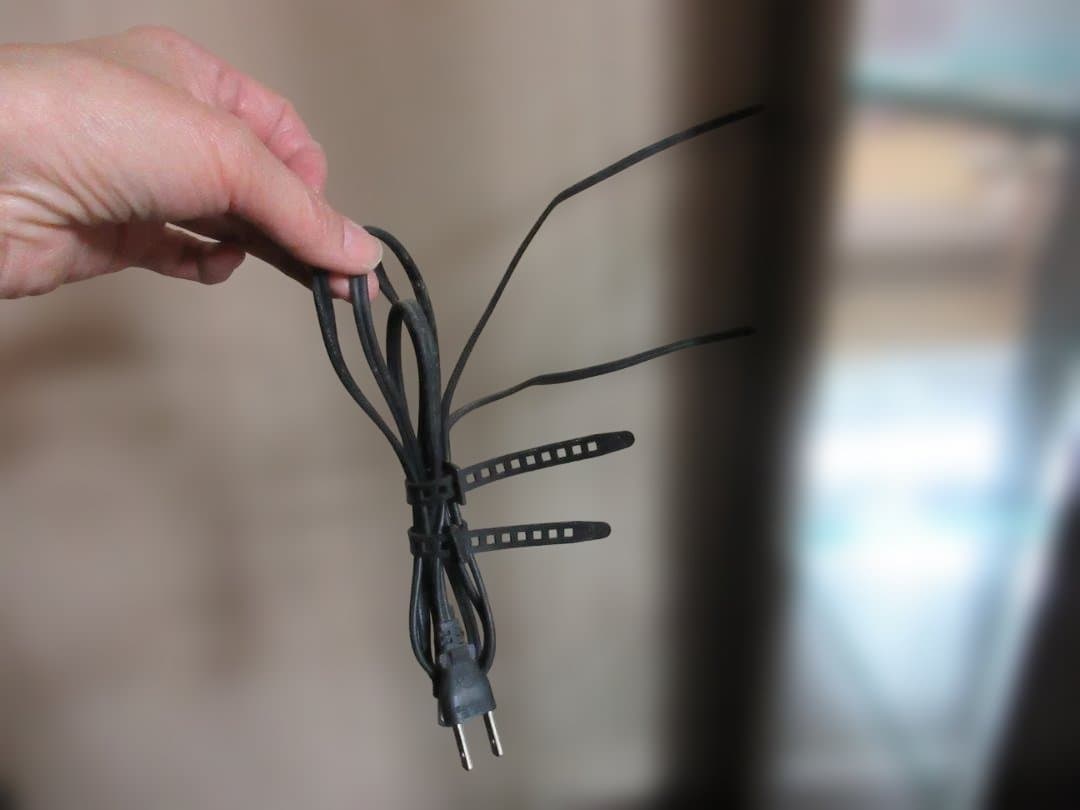 カリモク　最高峰　ドマーニ　モーガントン　ガラス扉付き　キャビネット　左側