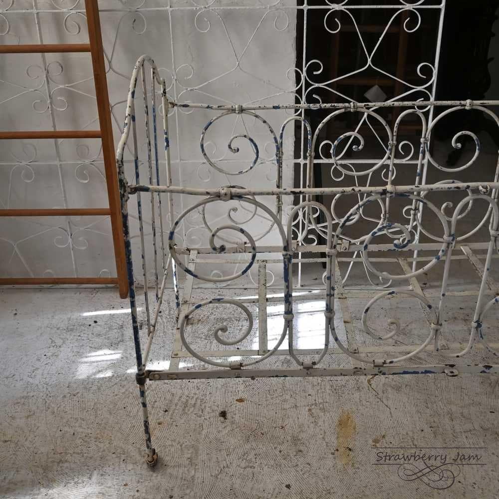 L3710-90 フランスアンティーク アイアン ガーデニング ベビーベット