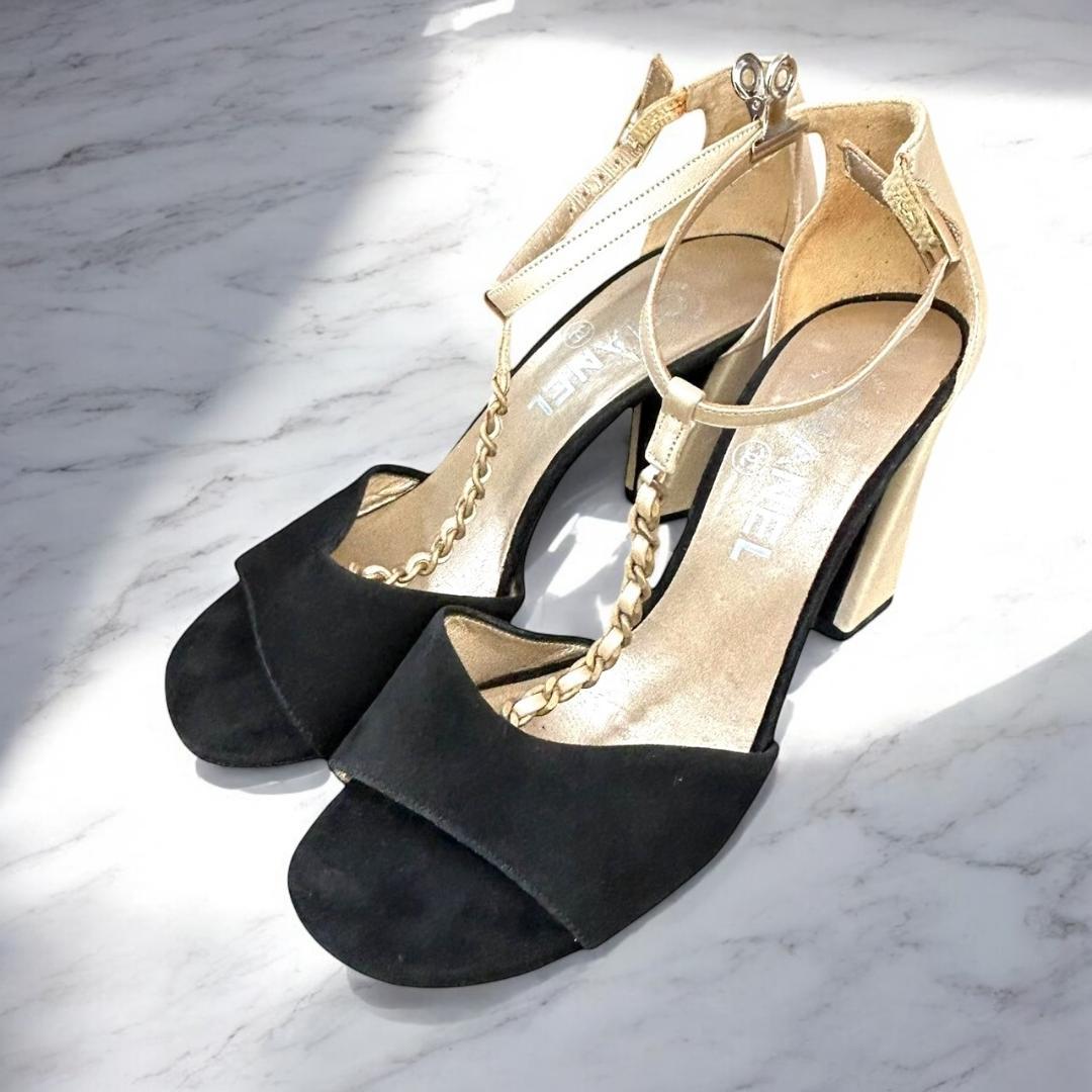 靴 CHANEL Mules Sandals Gold Chain T-Strap