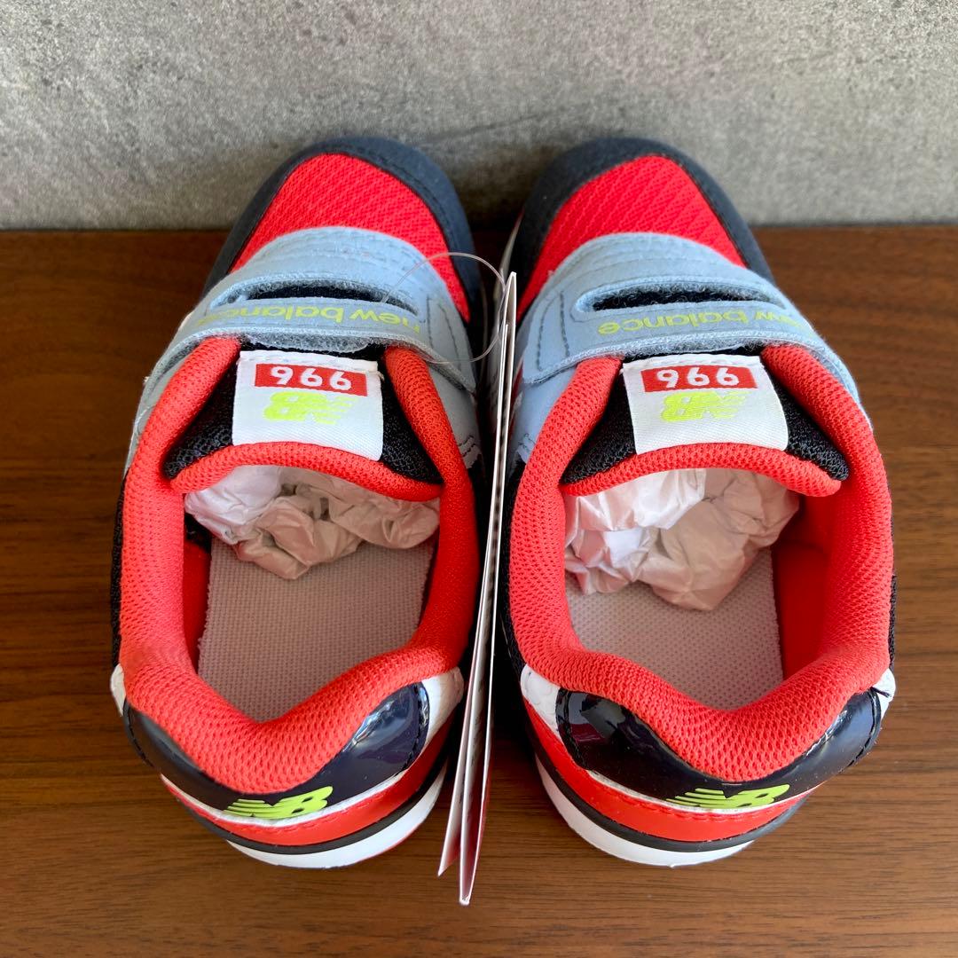 【新品】16センチ レッド×ブラック ニューバランス スニーカー キッズ