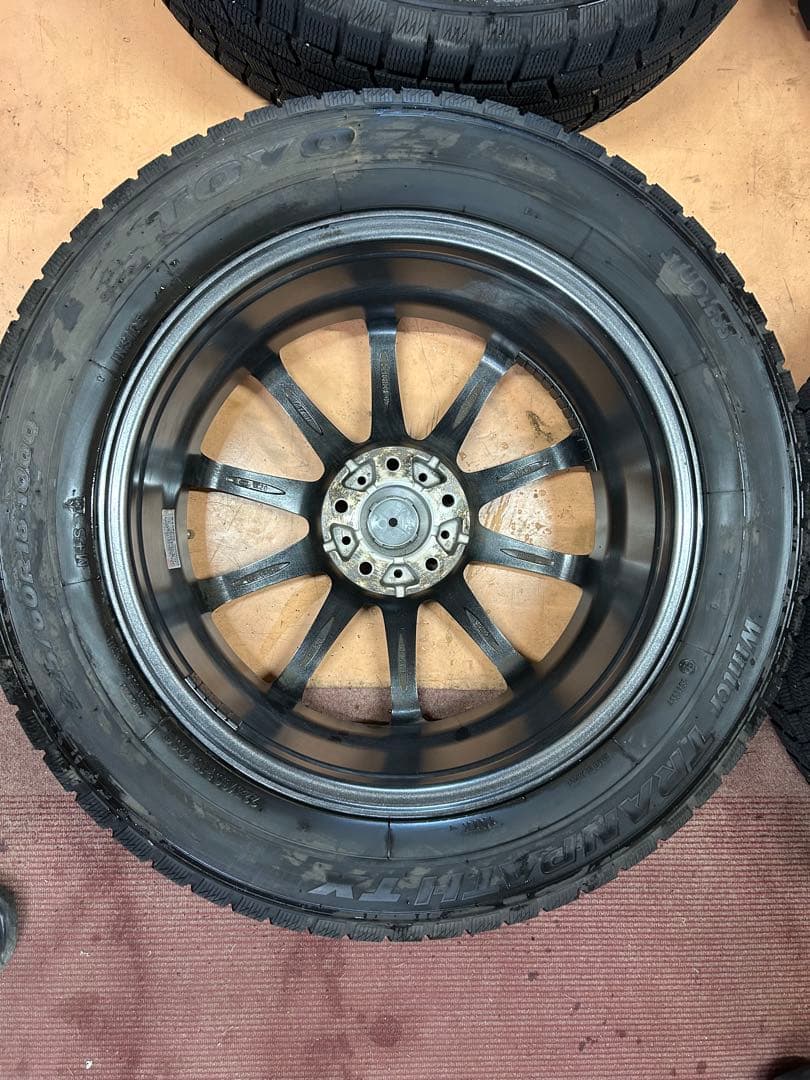 225/60R18 ホイール　スタッドレス4本セット　18インチ　トーヨータイヤ