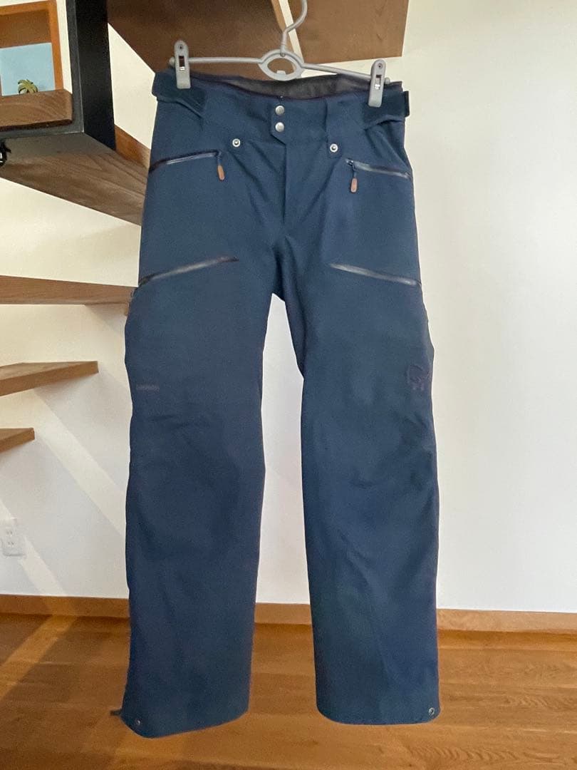 【美品】Norrona Tamok Gore-Tex スキーパンツ 女性用M