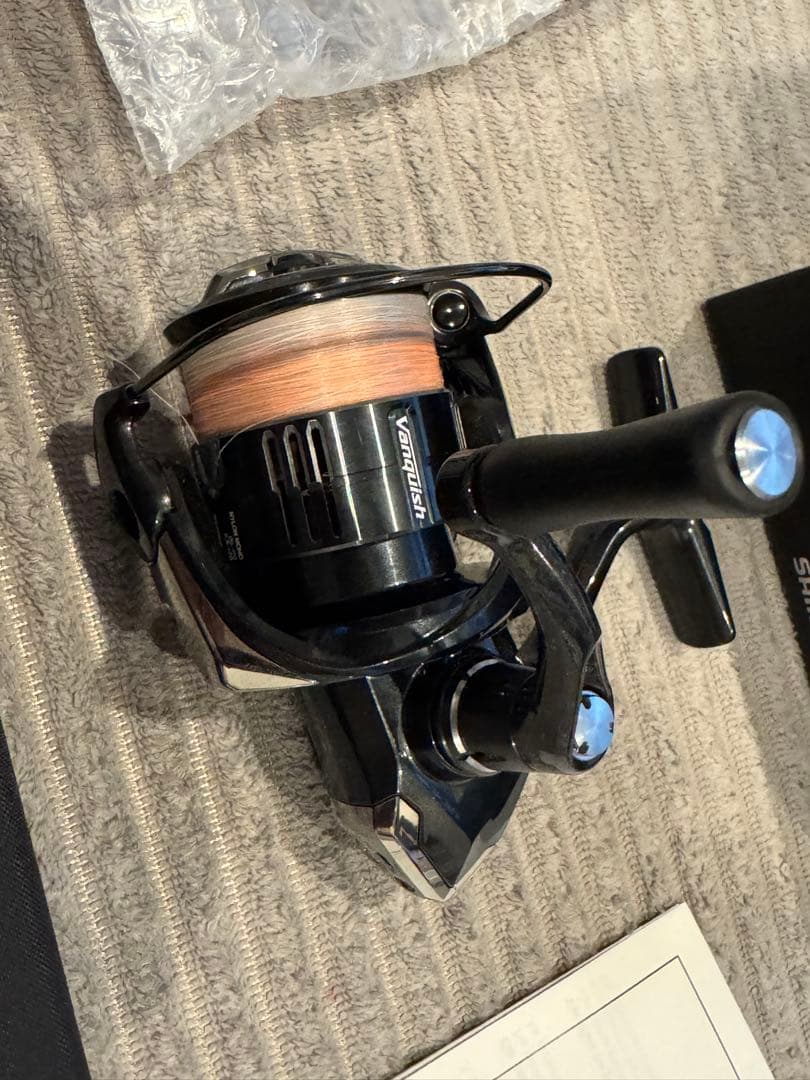極美品SHIMANO Vanquish C2000SSS リール