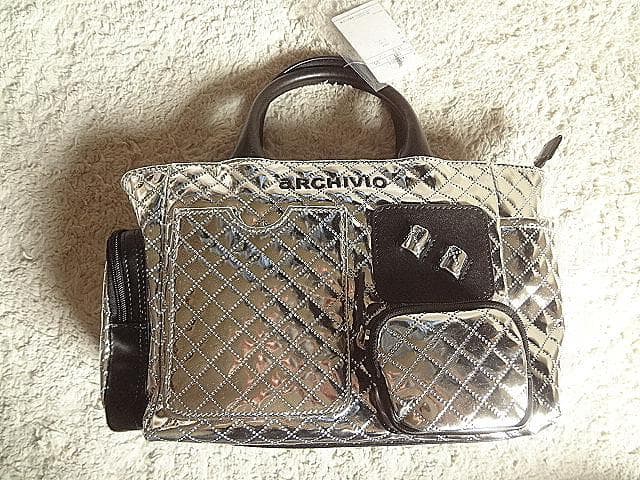 アルチビオ archivio 　スタイリッシュシルバーメタリックカートバッグ