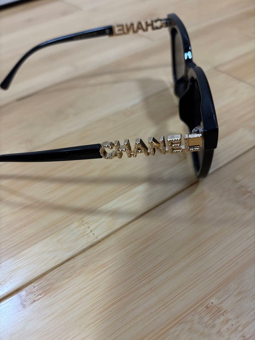 CHANEL キャットアイサングラス ブラック 入れ物付き