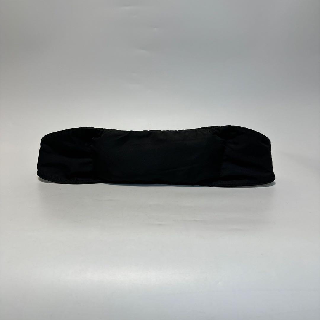 m46【美品】プラダ　三角ロゴ　ナイロン　ブラック　ウエストポーチボディバッグ.