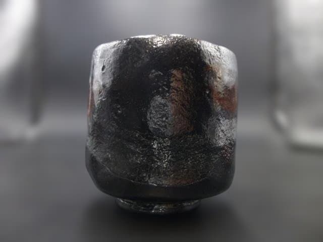 楽吉左衛門　十二代　弘入　黒筒茶碗／共箱／楽吉左衛門　十四代　覚入　極め箱