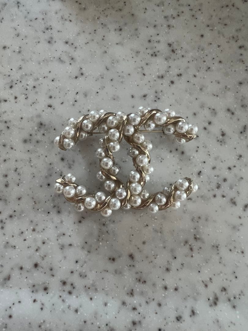CHANEL パール ツイストブローチ