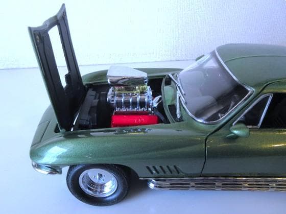 特価 exoto (1/18) コルベット C2 Street Rod