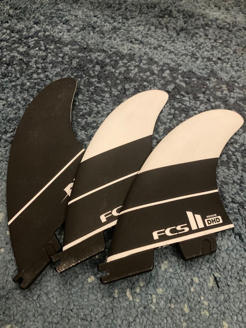 新品同様です　FCS2 DHDフィン　Mサイズ