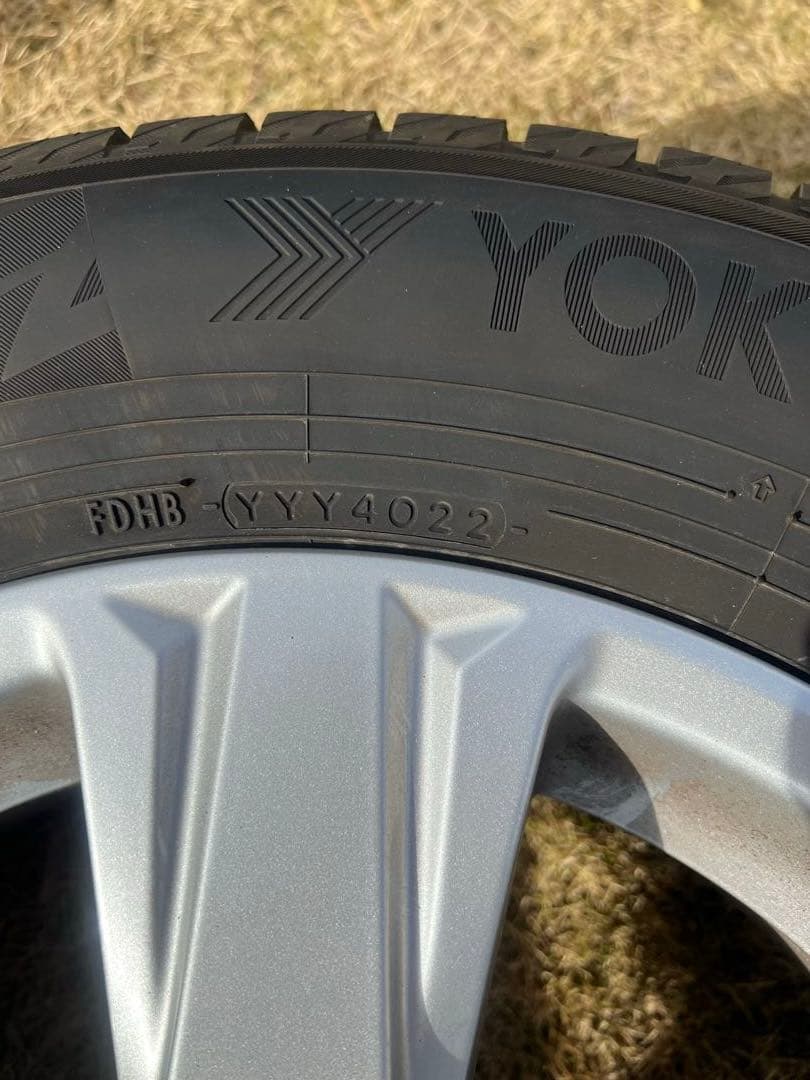 アルファード30系16インチ 215/65R16 ヨコハマアイスガード IG70