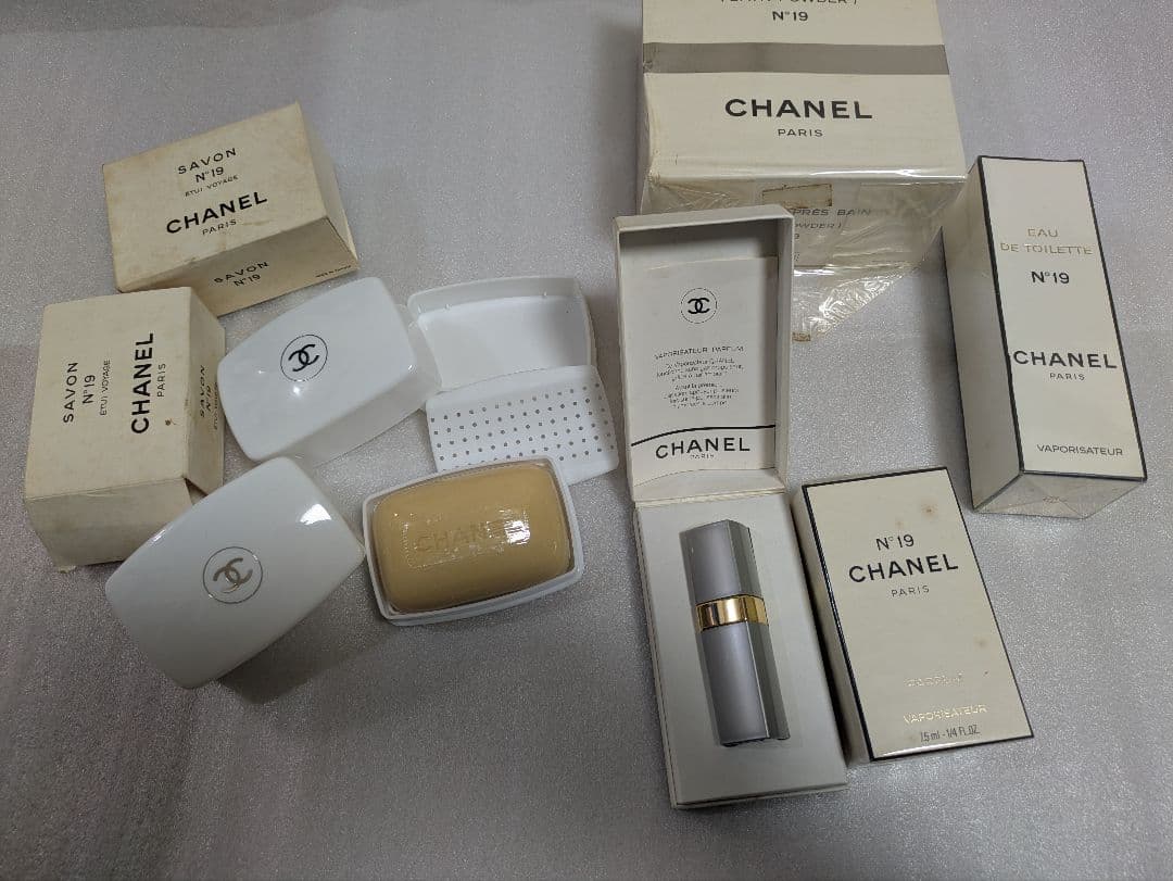 CHANEL N°19 シャネル 香水 石鹸 パウダー 6点 まとめ売り