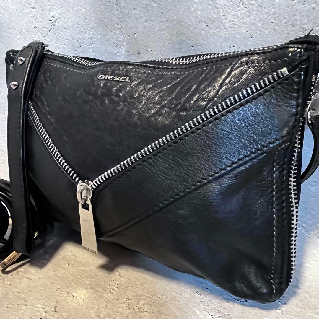 DIESEL ブラックレザーショルダーバッグ