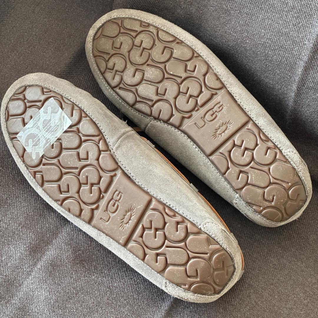 【新品】UGG グレー スエード モカシン 28.0 cm