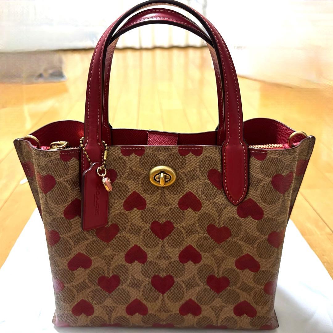 r*様 COACH ハート柄 ウィロウトート24 ハンドバッグ