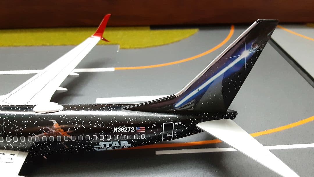 ユナイテッド航空 スター・ウォーズ　 B737-800 1/200