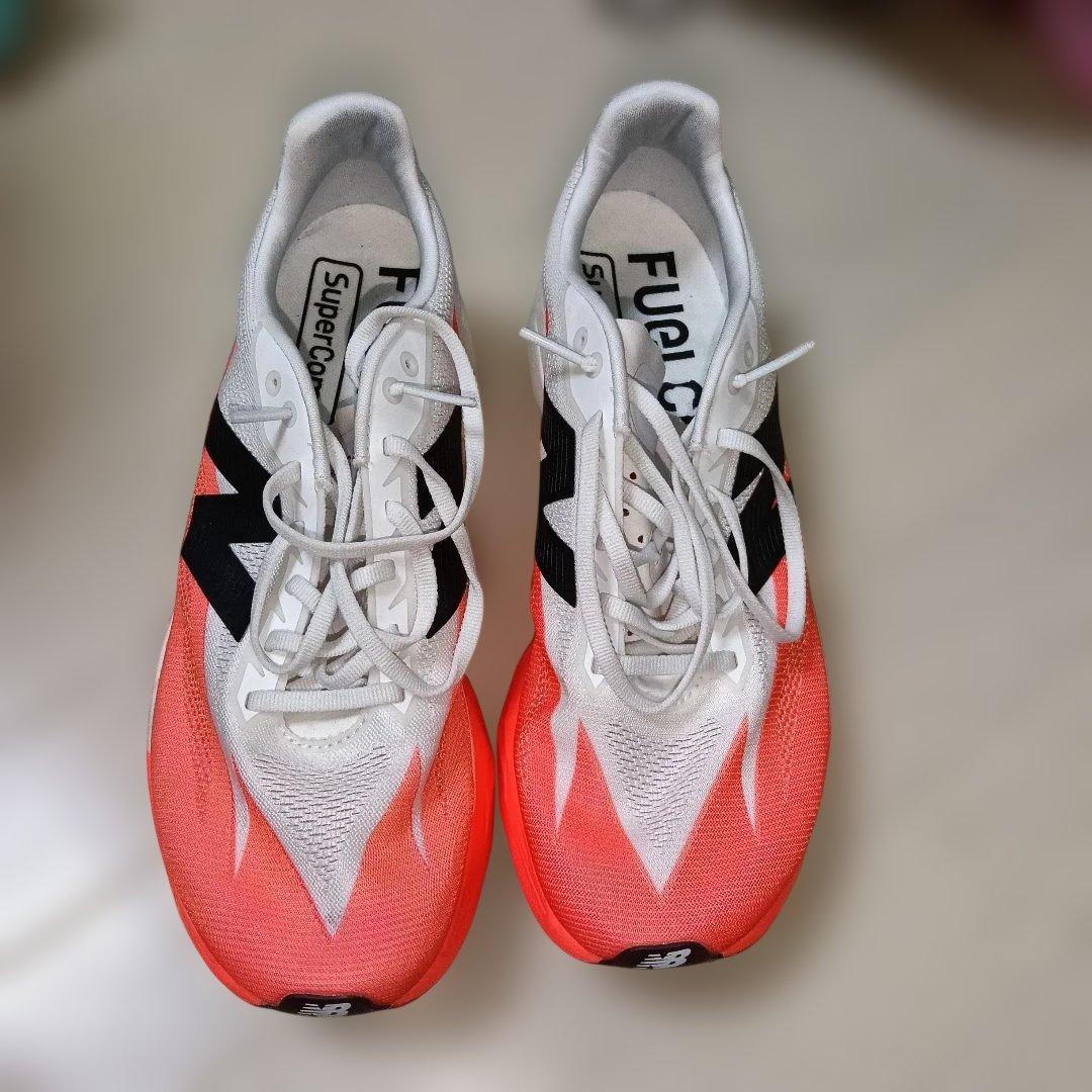 ニューバランスFuelCell SC ELITE V5 25.5cm