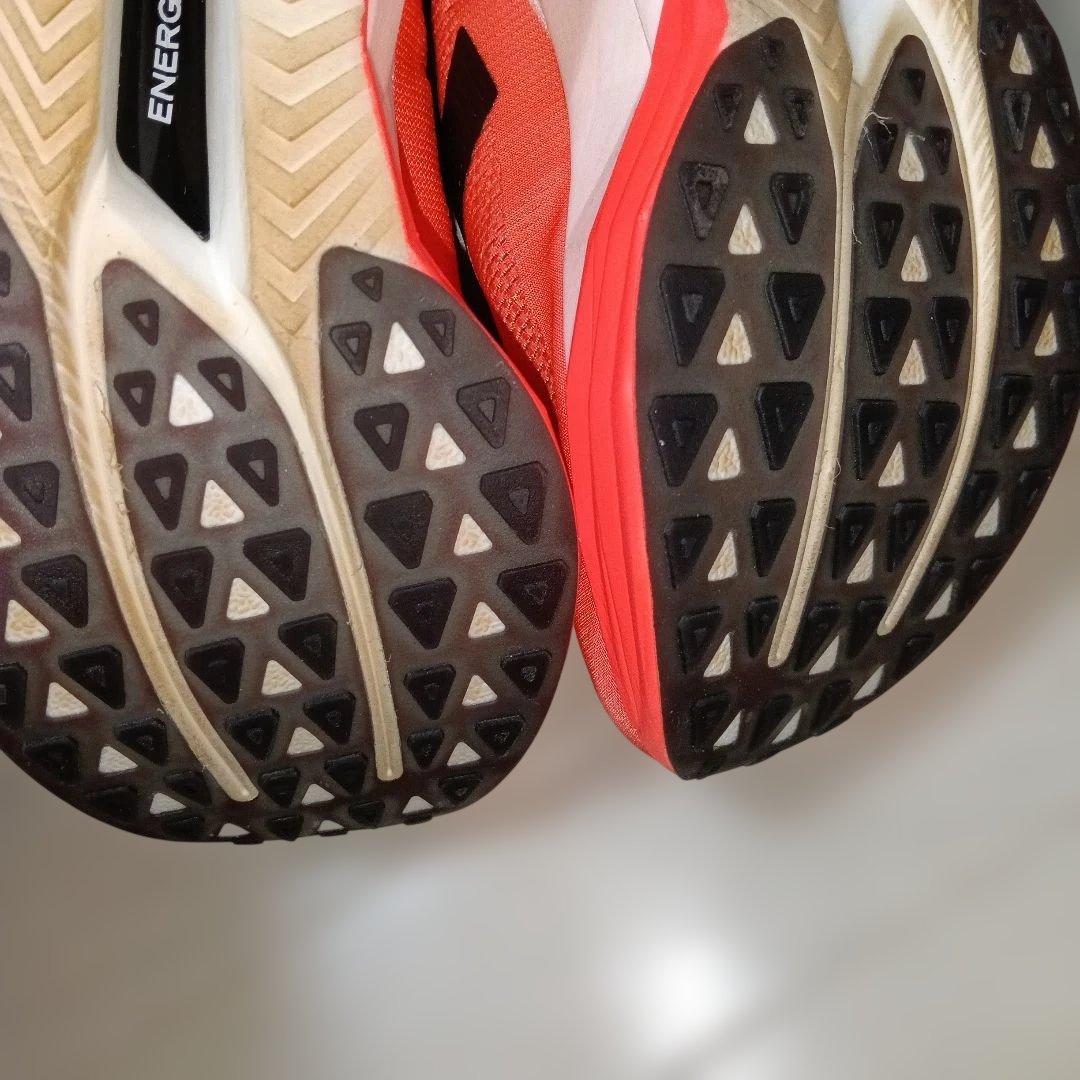 ニューバランスFuelCell SC ELITE V5 25.5cm