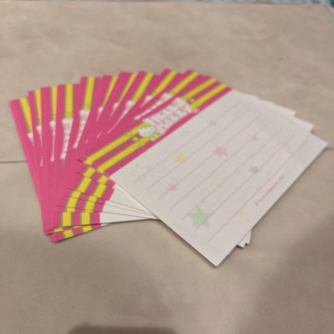 レトロ《2002年 ハローキティ メモ帳》Hello Kitty ☆缶ケース付き