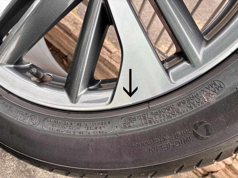 トヨタカローラクロス純正 225/50 R18 ホイールセット／ミシュランタイヤ