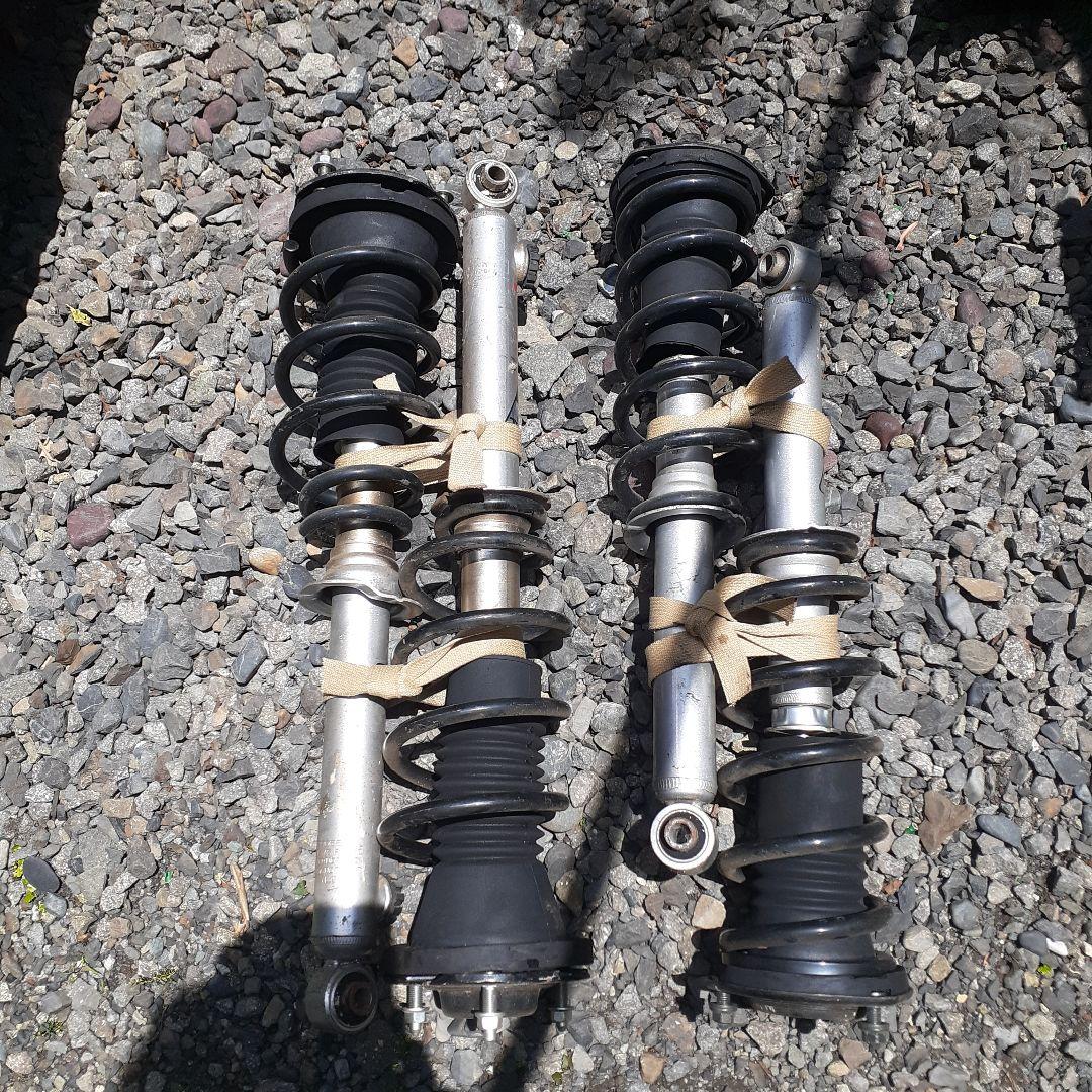 20ソアラ　純正サスペンション