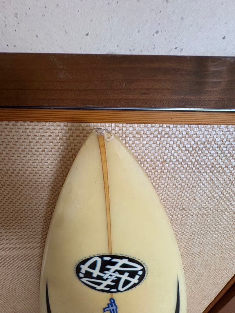 Patz サーフボード イエロー 3フィン ダーシーハンドシエープマジック