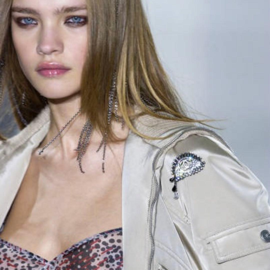 希少 レア CHANEL 02AW 涙 瞳 ブローチ