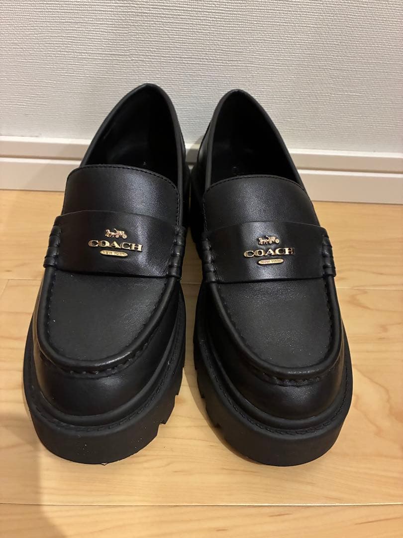 COACH ルーシー ローファー