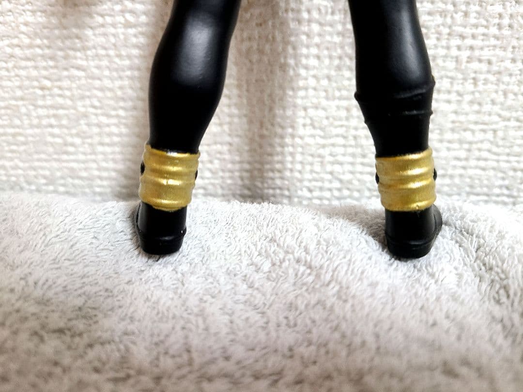 仮面ライダークウガ ライジングマイティ ブラックバージョン ソフビ