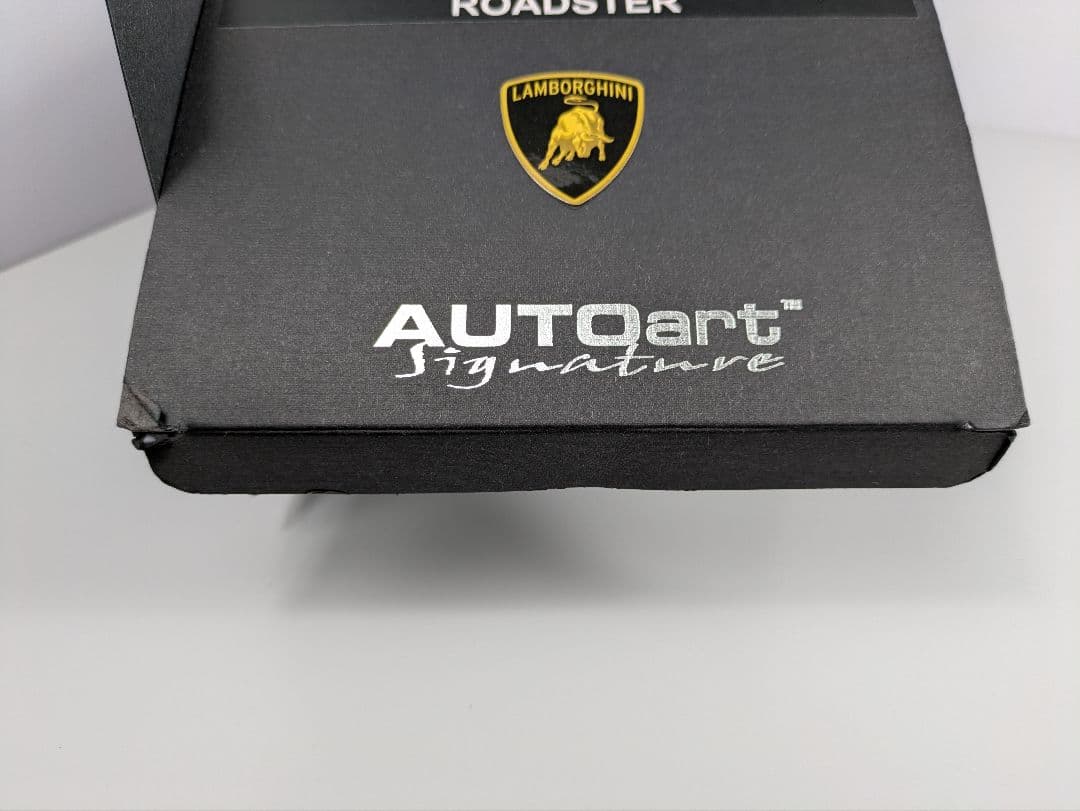 1/18 ミニカー オートアート ランボルギーニ アヴェンタドール ロードスター