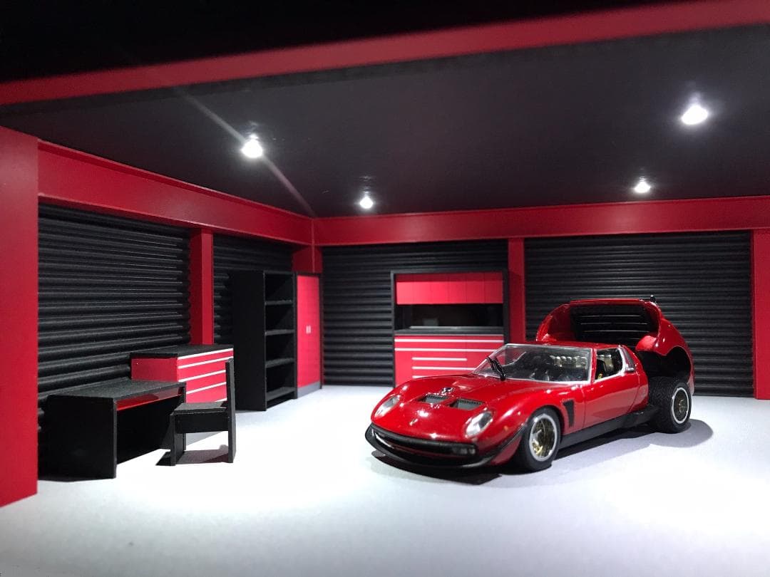 ミニカー専用ジオラマ：1/43 鉄骨造タイプガレージ／アクセサリー6点付属！