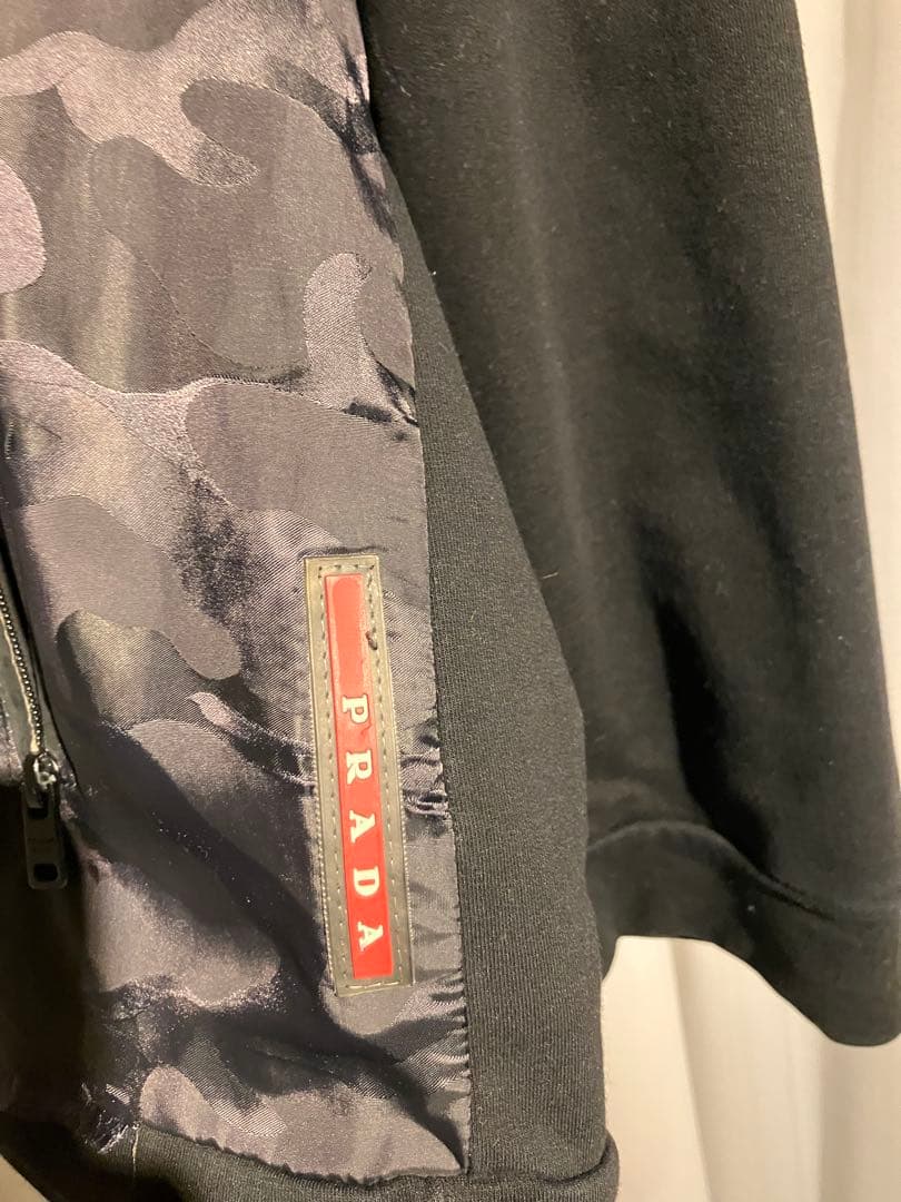 トップス Prada