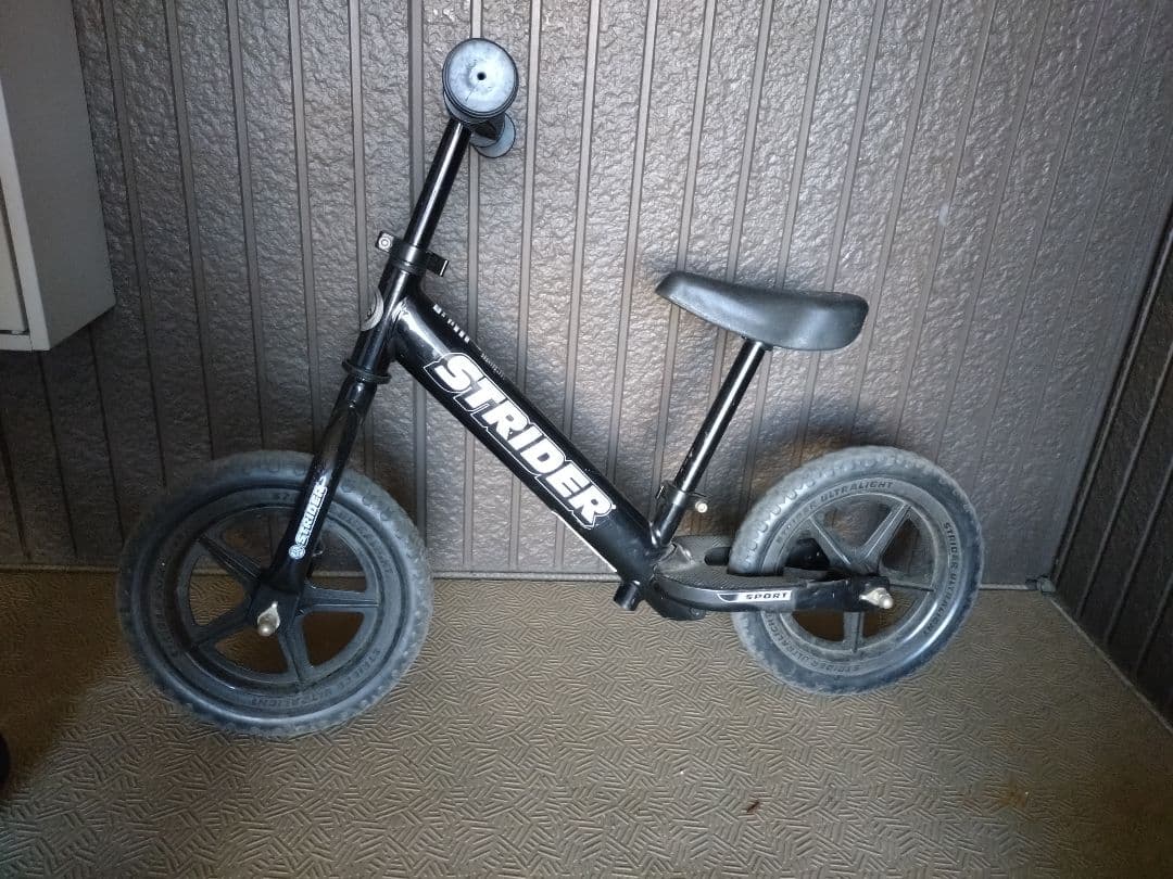 STRIDER Sport Pro 12 バランスバイク ブラック