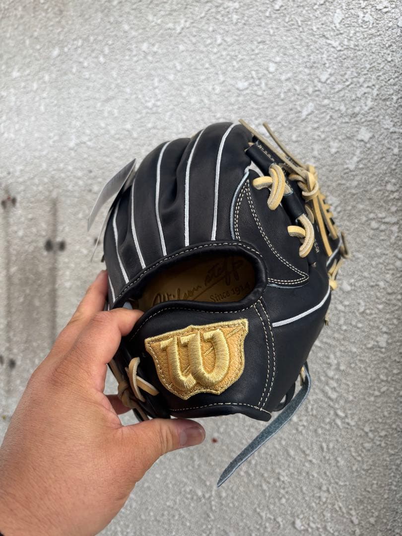 ウィルソン 硬式野球グローブ 黒白ストライプ
