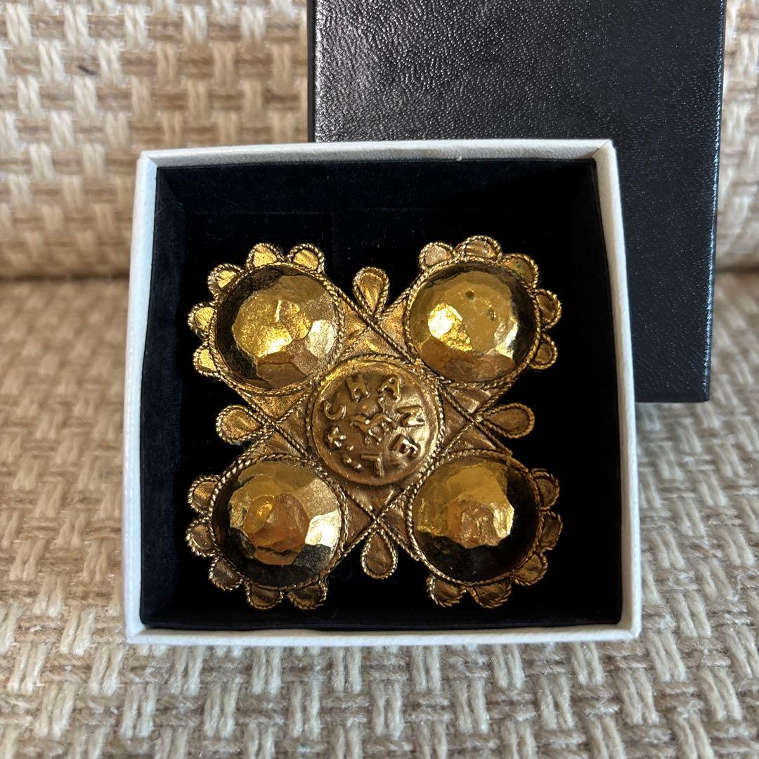 CHANEL ヴィンテージ　ブローチ　ゴールド