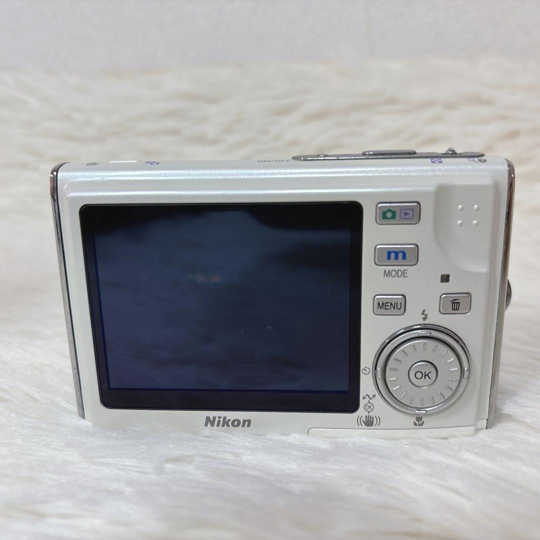 【美品】 Nikon COOLPIX S8 ホワイト 付属品多数 動作OK