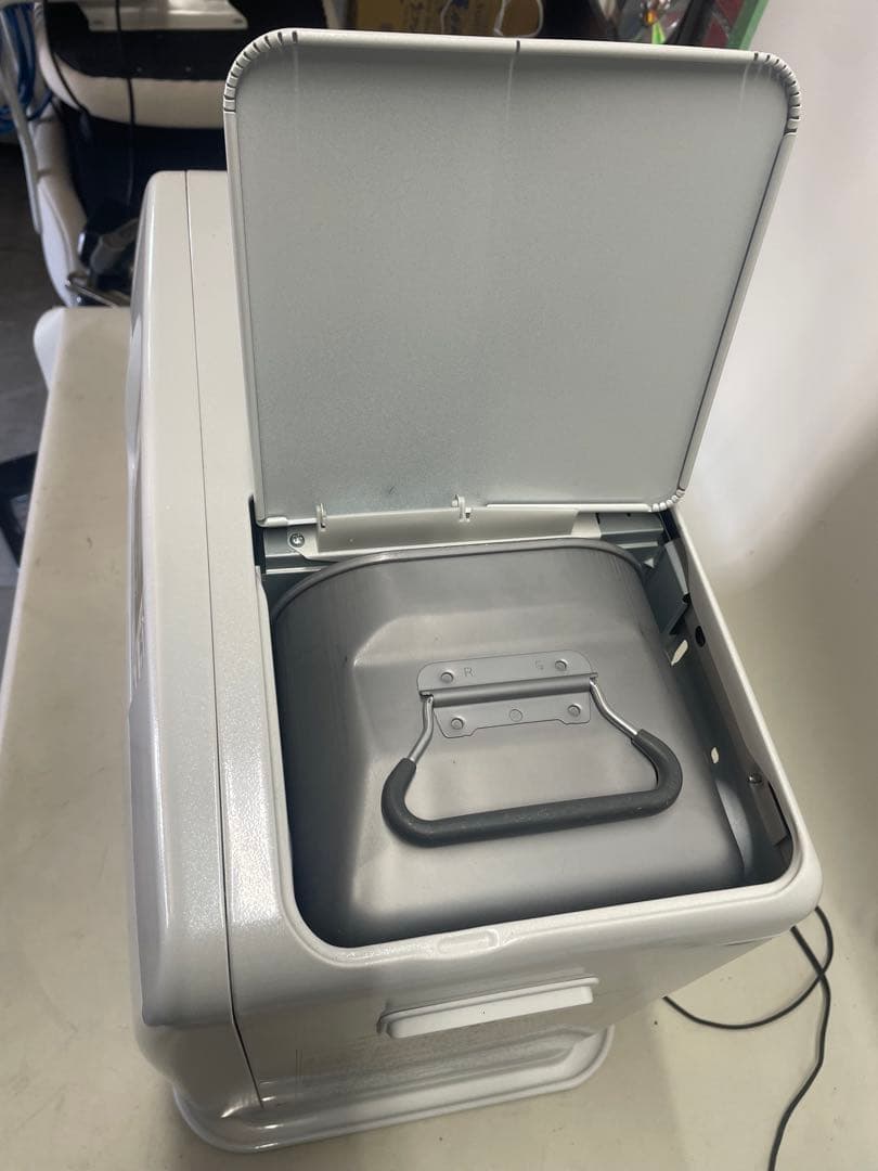 コロナの石油ファンヒーターFH-ST4617BY 強制通気形開放式石油ストーブ