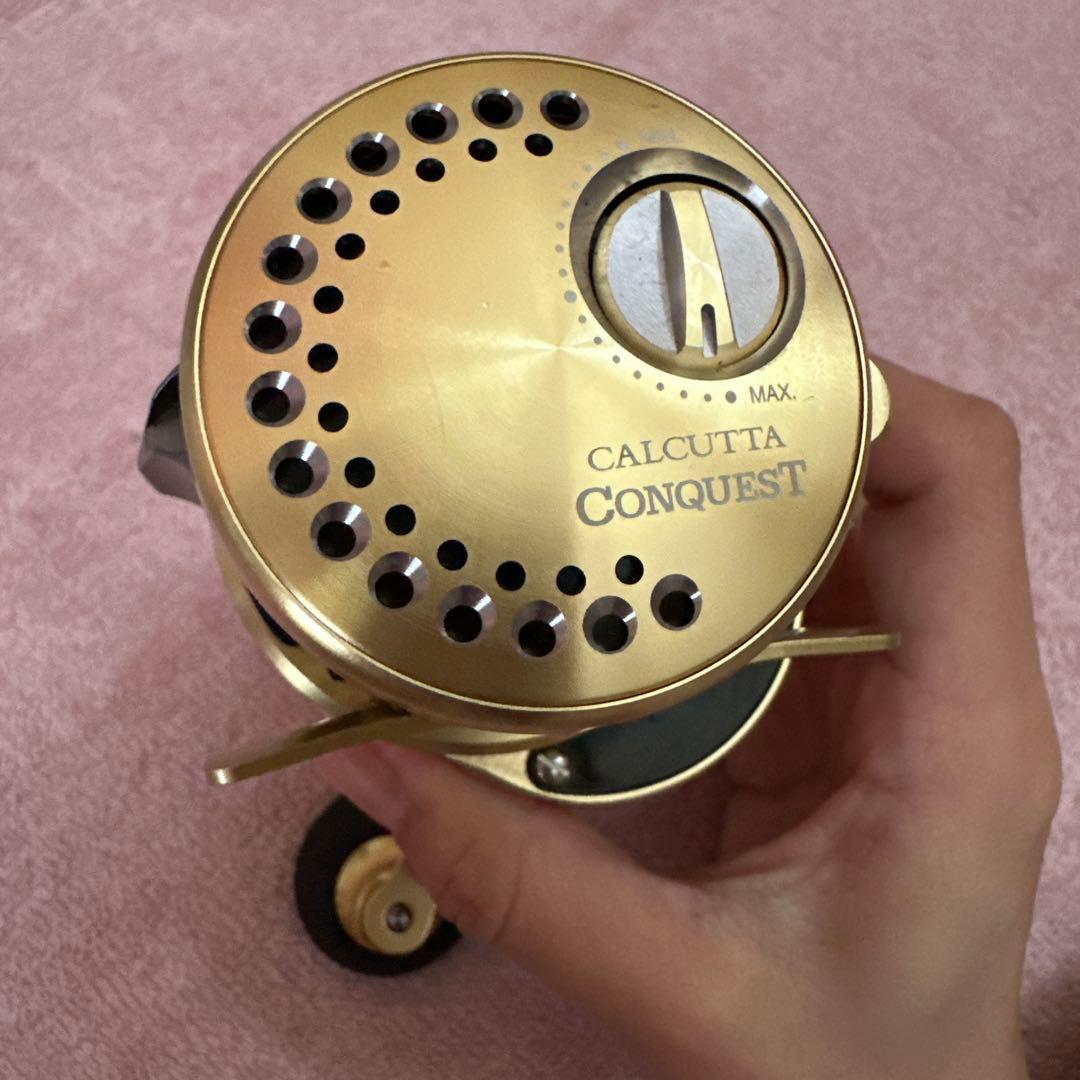 CALCUTTA CONQUEST 101HG ゴールド ベイトリール