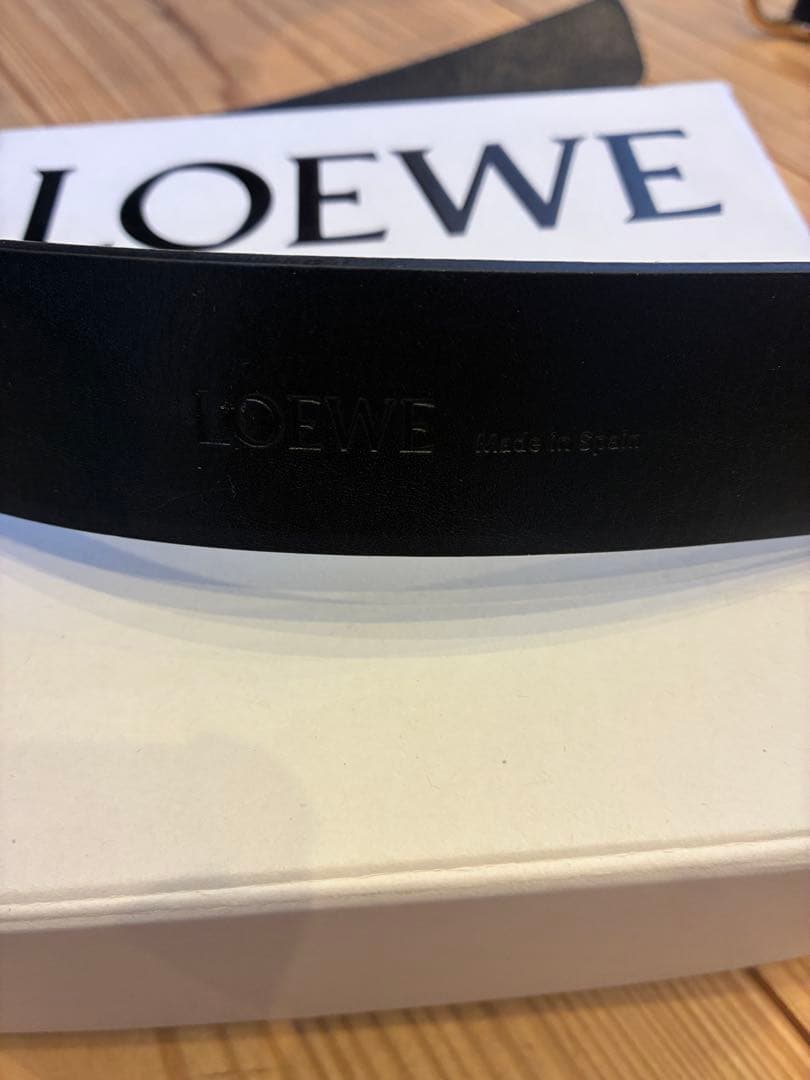 LOEWE ブラックレザーベルト ゴールドバックル