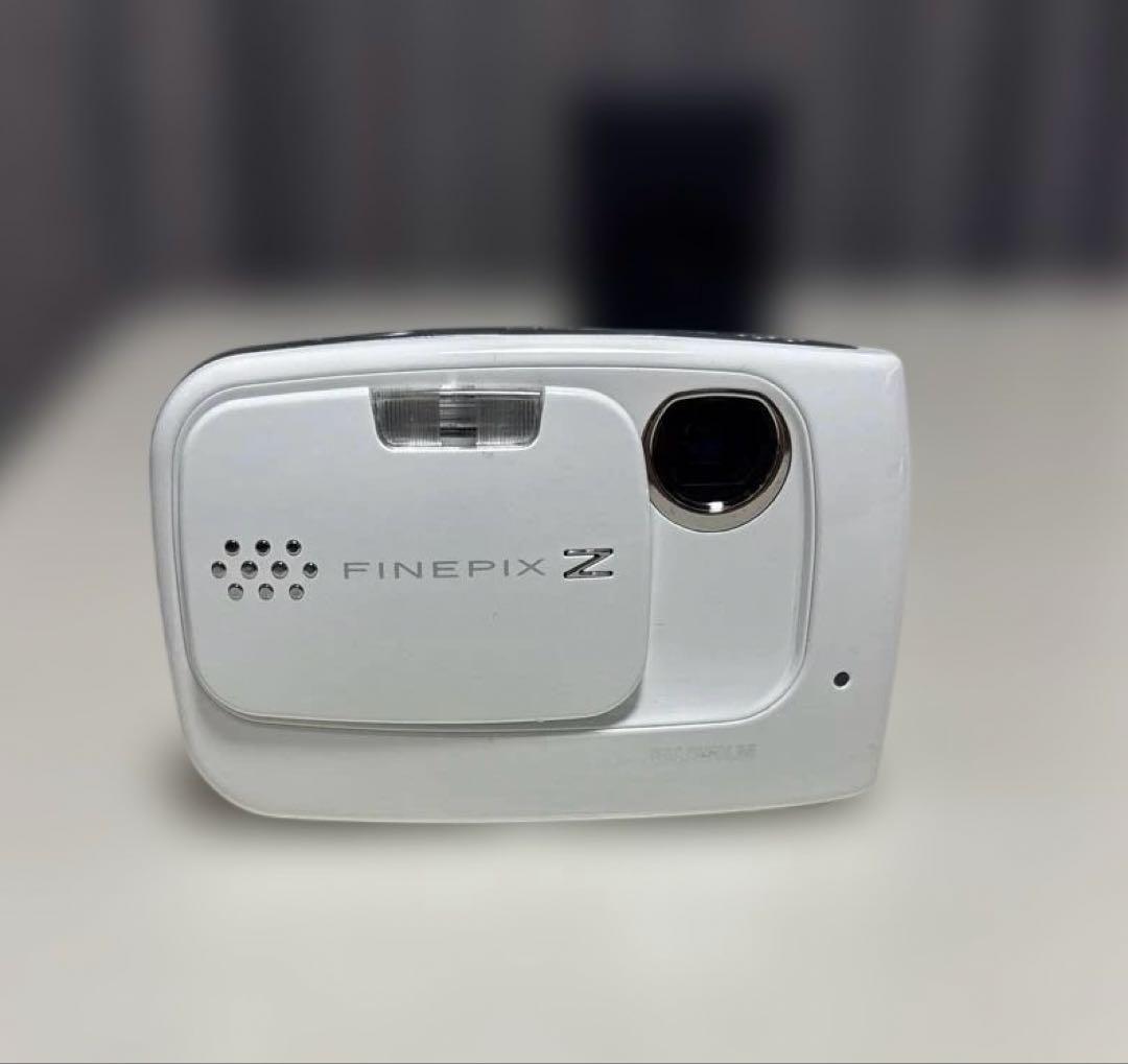富士フィルム　FUJIFILM FinePix Z30