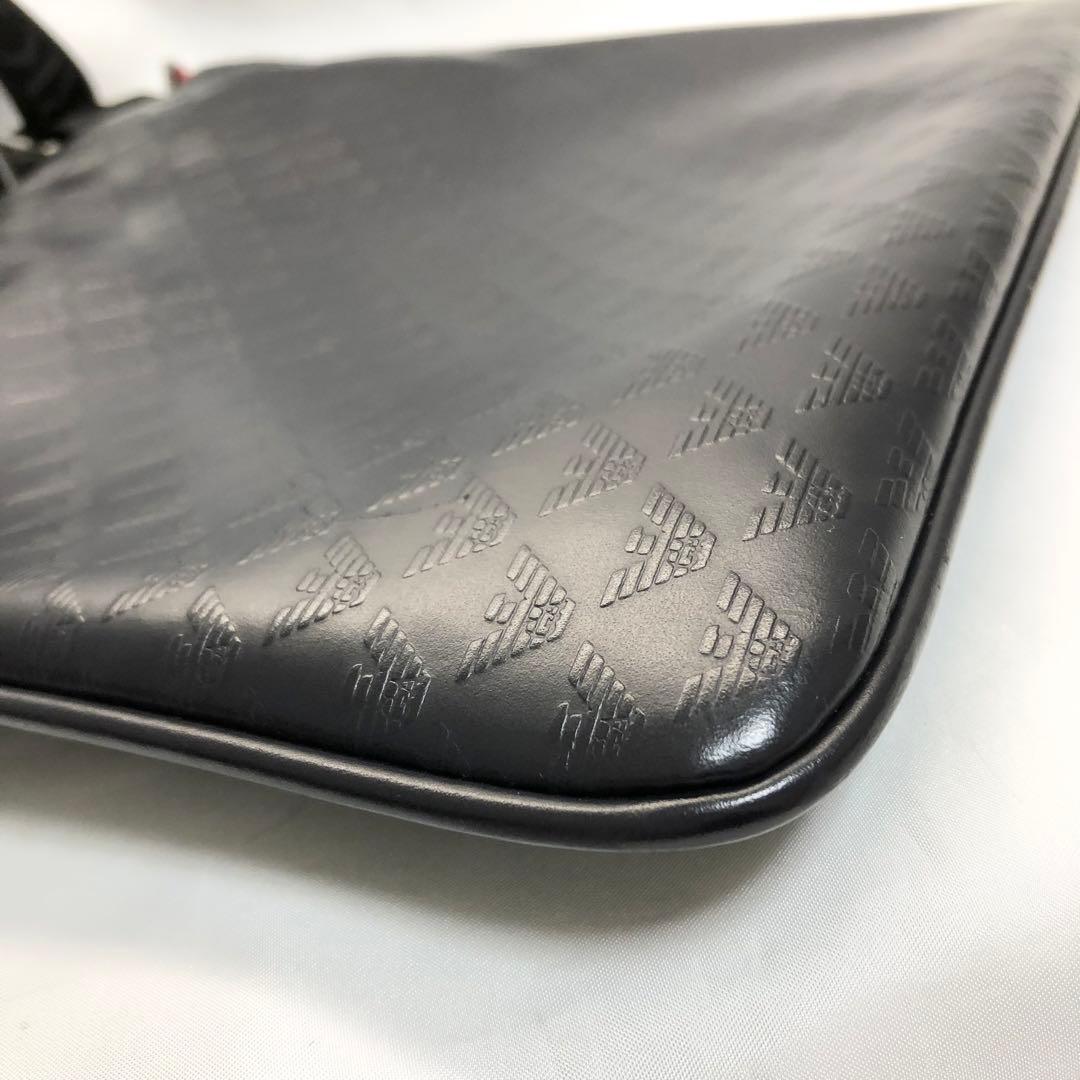 美品✨　EMPORIO ARMANI ショルダーバッグ　薄型　ブラック　レッド